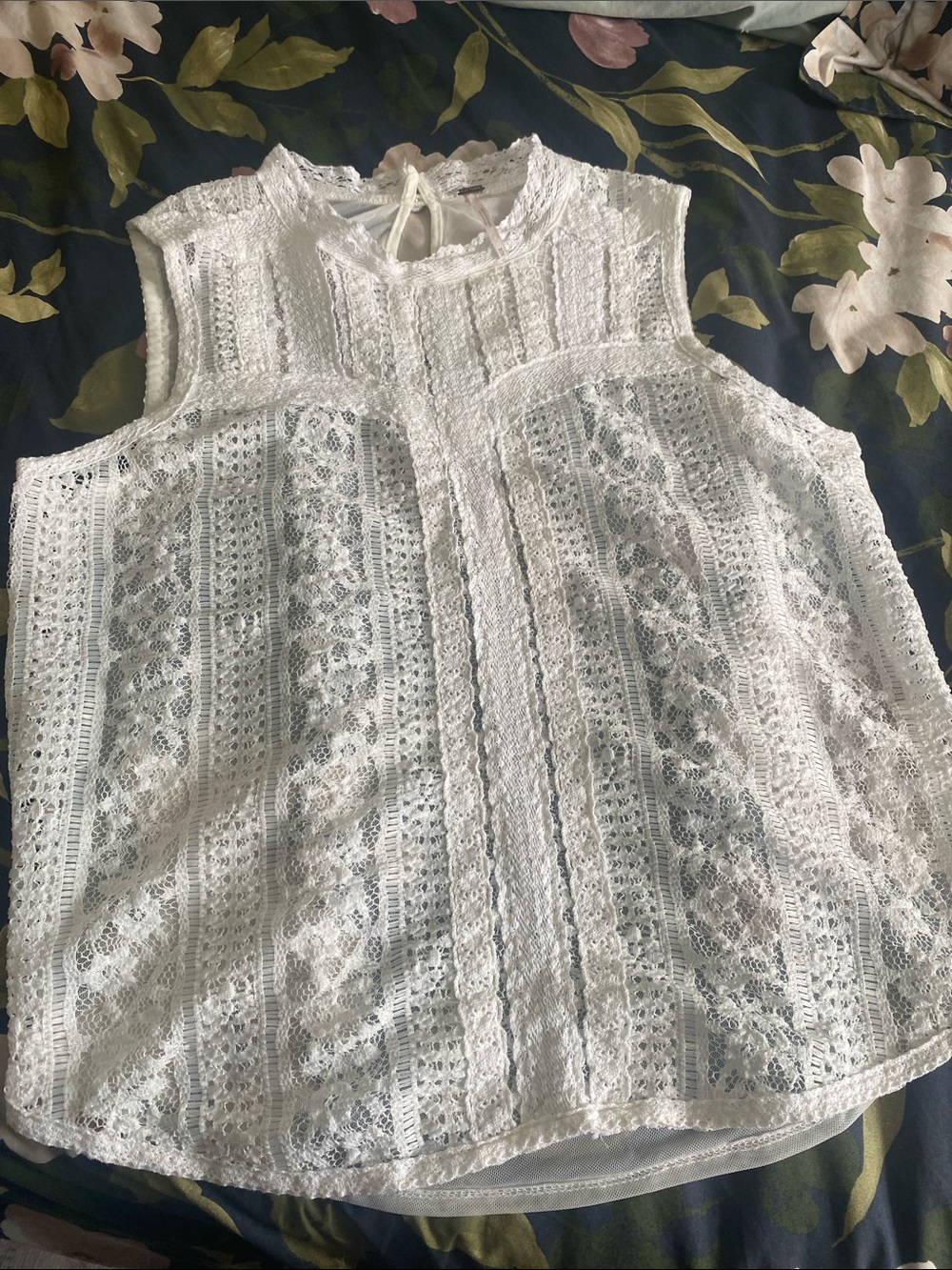 Free People White Lace High-Neck Sleeveless Top